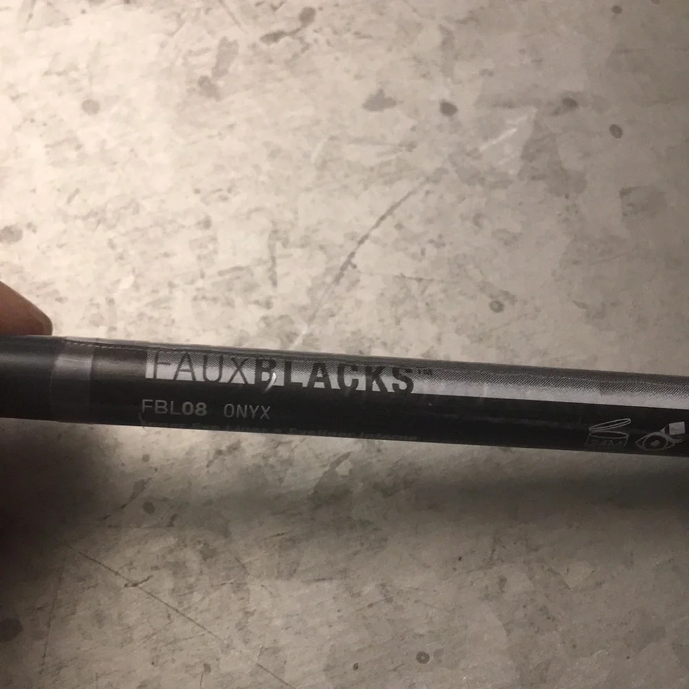 NYX faux blacks inner eyeliner